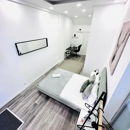 Studio, Great Location