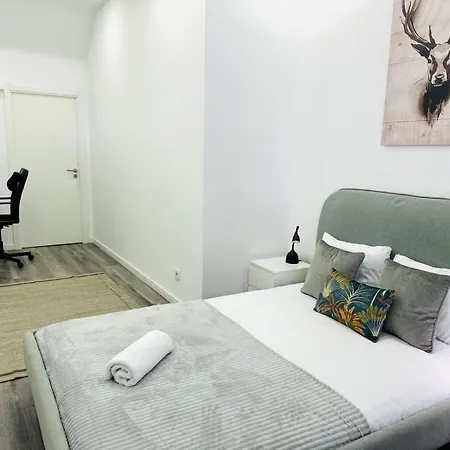 Studio, Great Location Apartment *