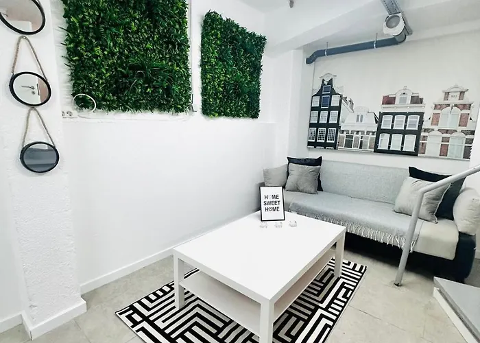 Studio, Great Location Apartment *