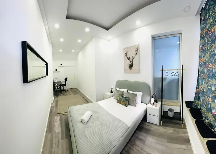 Studio, Great Location *